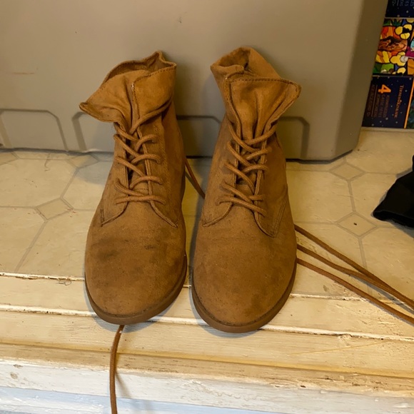 Boots - Picture 1 of 3